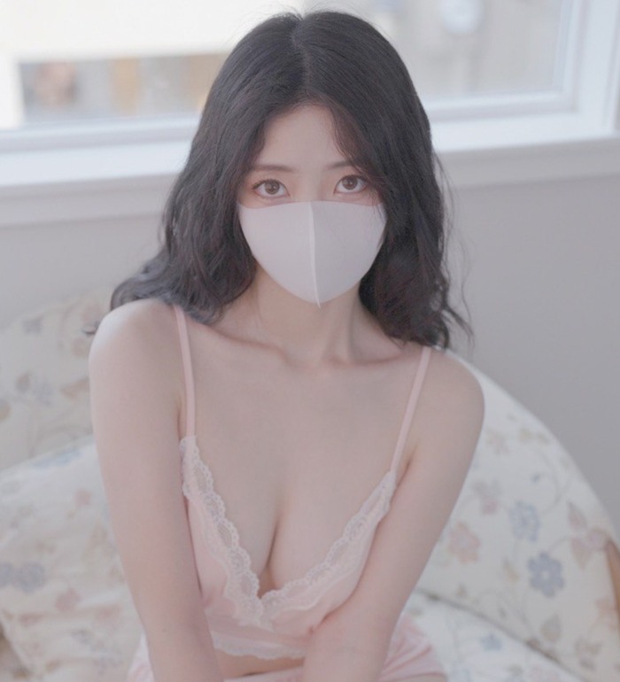HongKong Doll